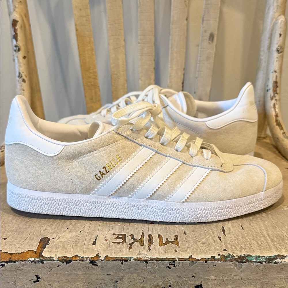 Adidas Gazelle Cream and White Shoes size 8